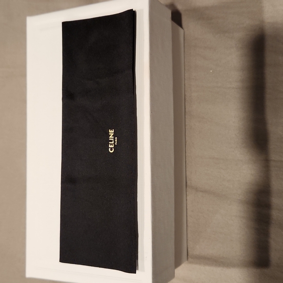 NWT CELINE CL40141U This square Celine sunglass is havana and gold frame. - Picture 8 of 12